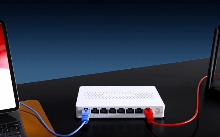 Tenda%20Sm108%208%20Port%2010/100/1000/2.5g%20Yonetılemez%20Desktop%20Swıtch